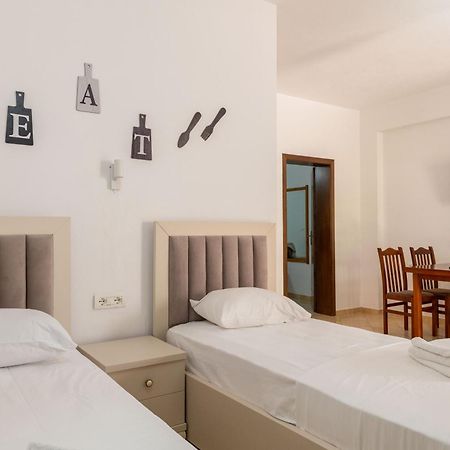 Cozy Apartments Downtown Ksamil Exterior photo