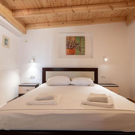 Cozy Apartments Downtown Ksamil Exterior photo