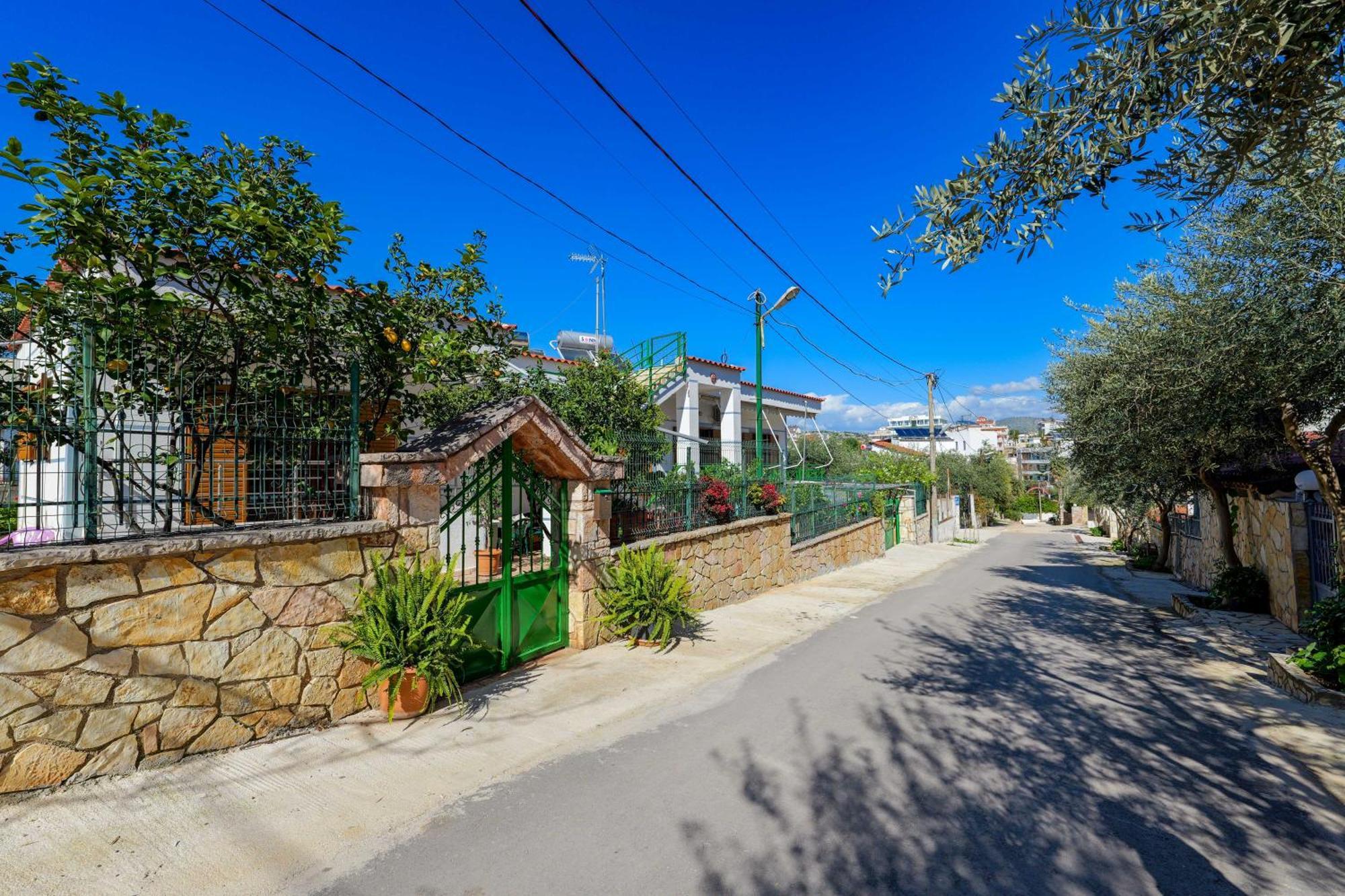 Cozy Apartments Downtown Ksamil Exterior photo