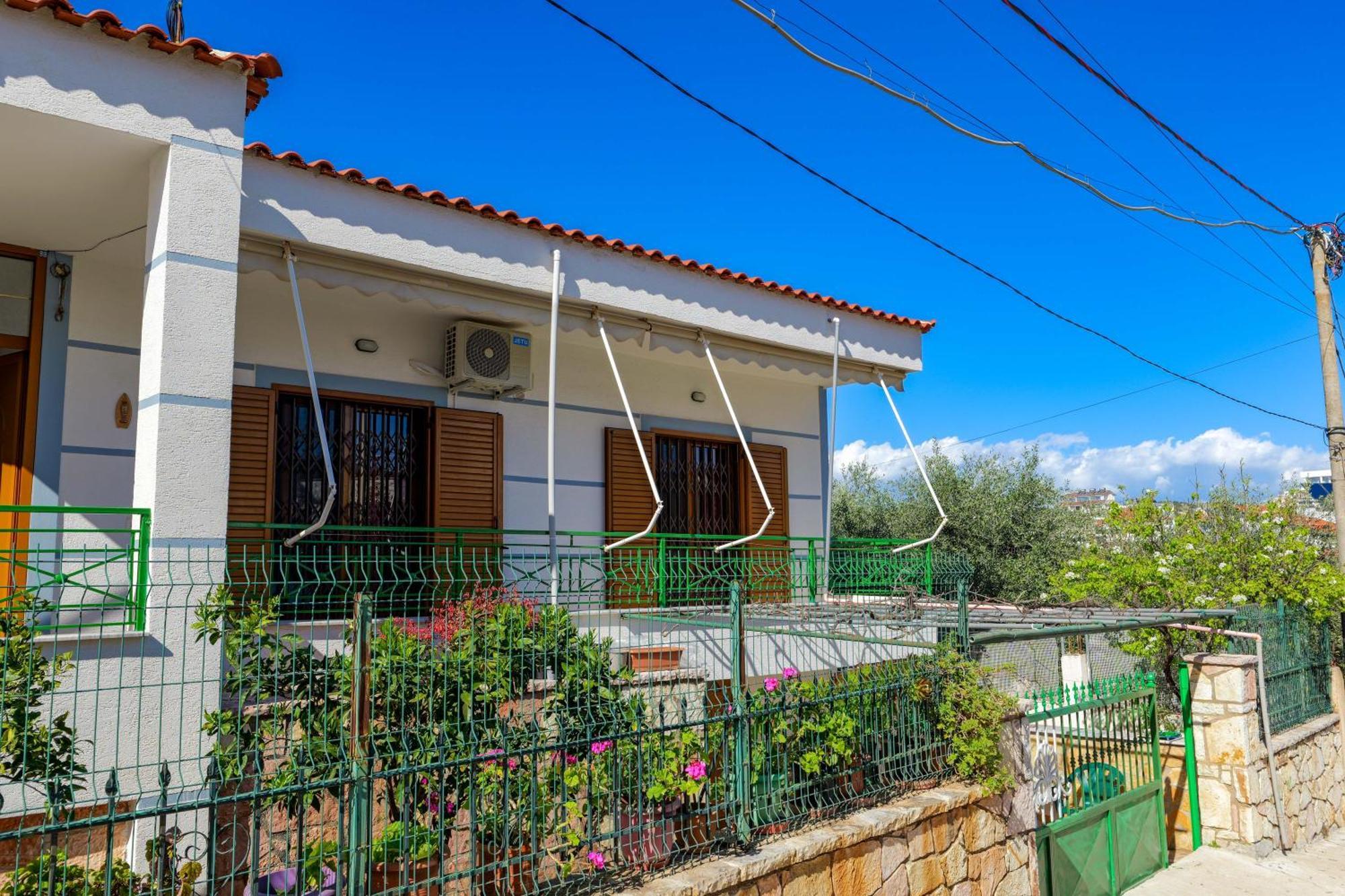 Cozy Apartments Downtown Ksamil Exterior photo